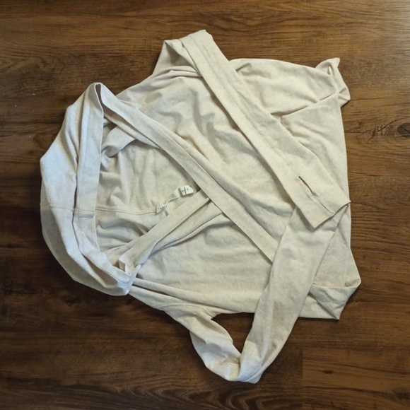 Lululemon Cream Flax Cropped CrossOver Hooded Cardigan Top MMM - Picture 1 of 6